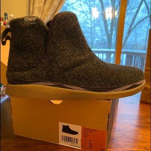 Chaco NIB Revel Mid Size 9